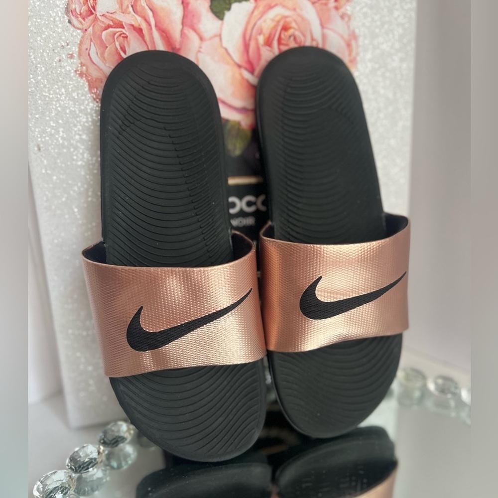 Nike Black NEW and pink Slides sandal women’s size 11